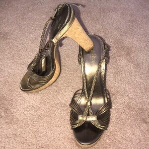 tribeca bronze/gold cork like heels by Kenneth Cole with braided like straps